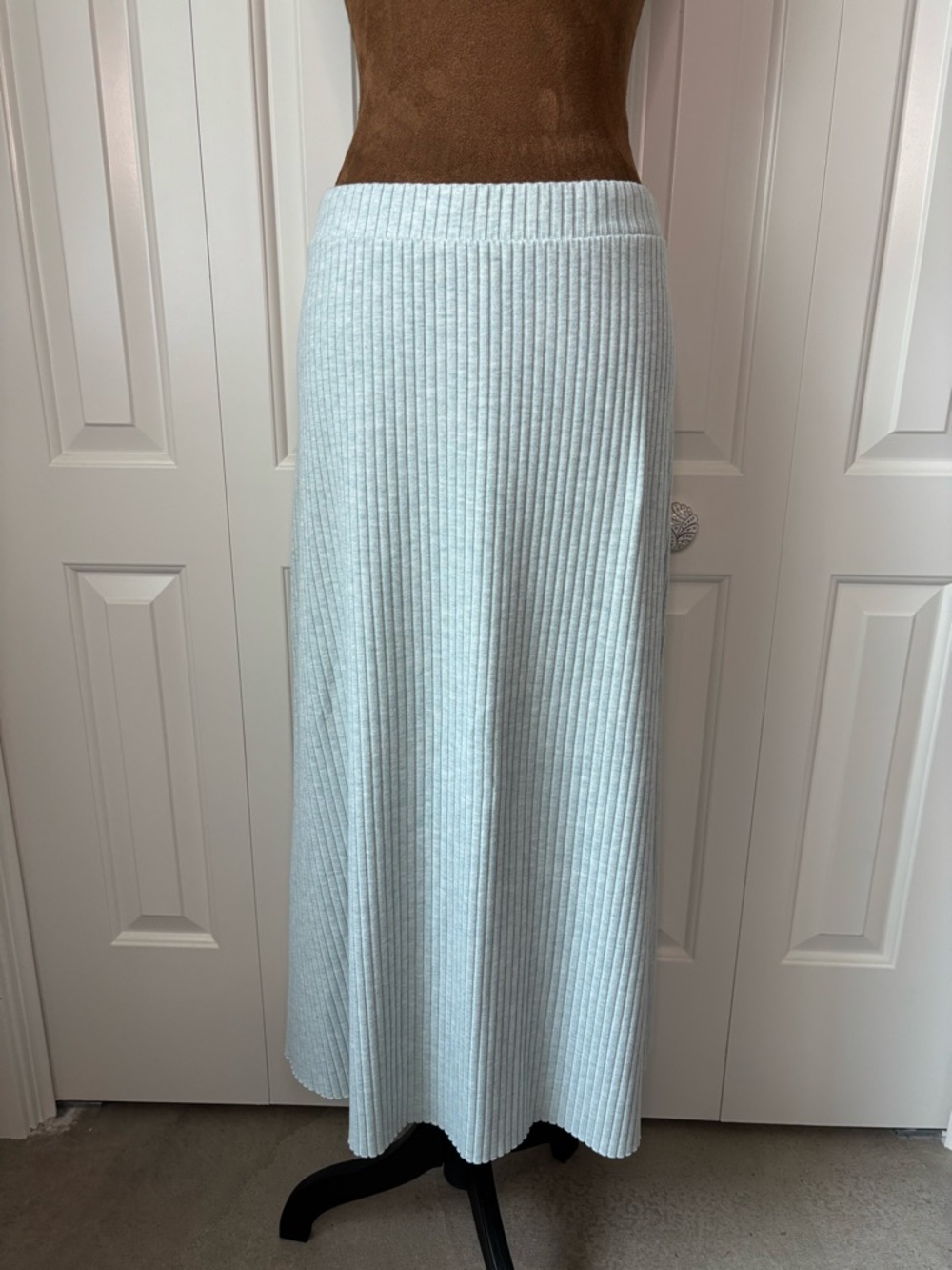 Zara Seafoam Ribbed Knit Maxi Skirt, Size Large - Picture 3 of 10